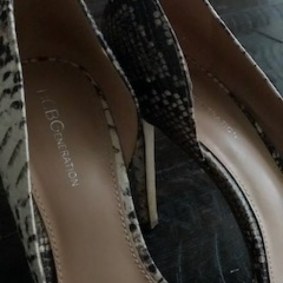 BCBGENERATION HEELS - Picture 4 of 4